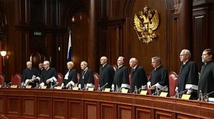 Юристы оспаривают в КС право судов на ограничение гонораров